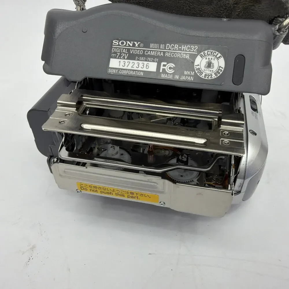 Sony DCR-HC32 MiniDV Digital Video Camcorder Carl Zeiss Lens For Parts/Repair